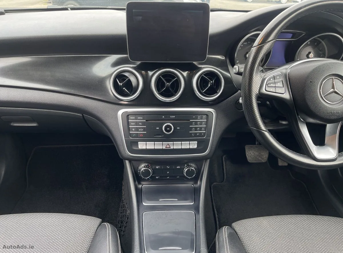 2017 Mercedes-Benz CLA – photo 15