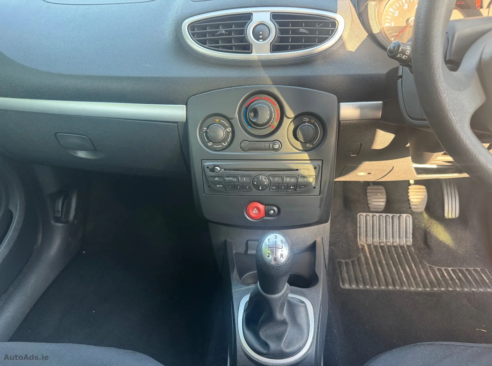 2012 Renault Clio – photo 2