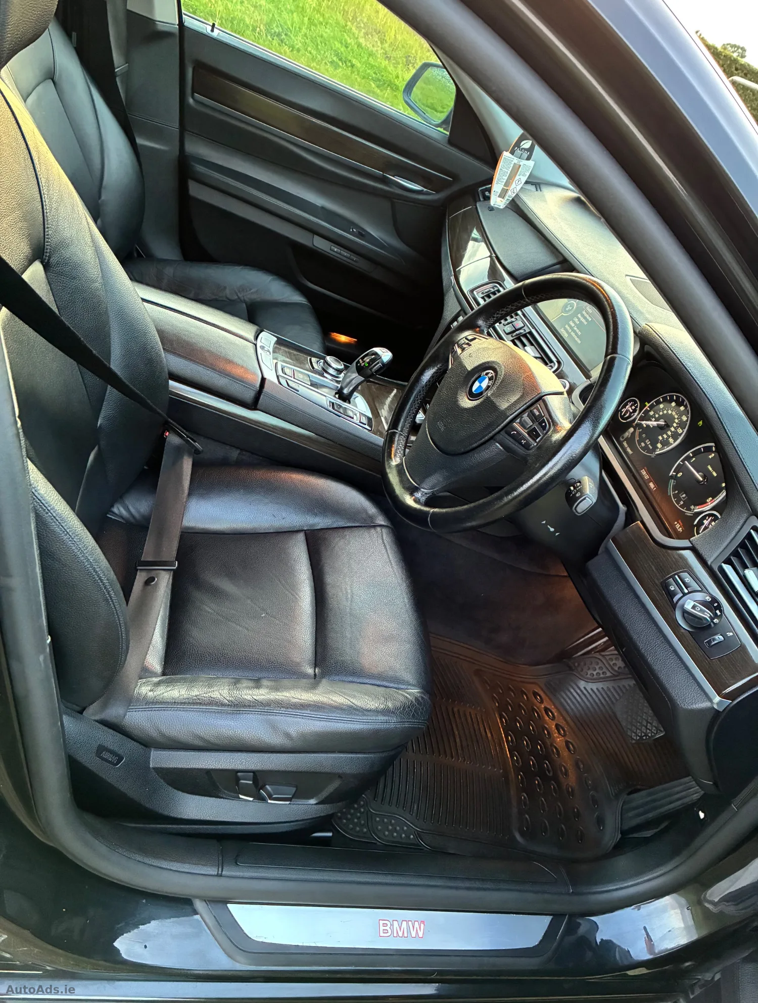 2011 BMW 7 Series – photo 3