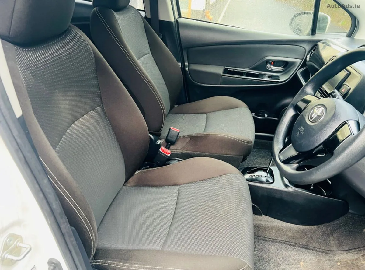 2020 Toyota Vitz – photo 14
