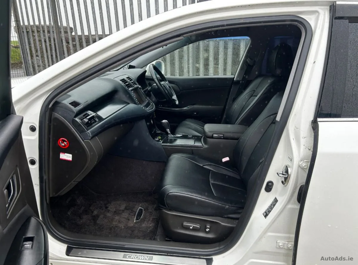 2009 Toyota Crown – photo 6