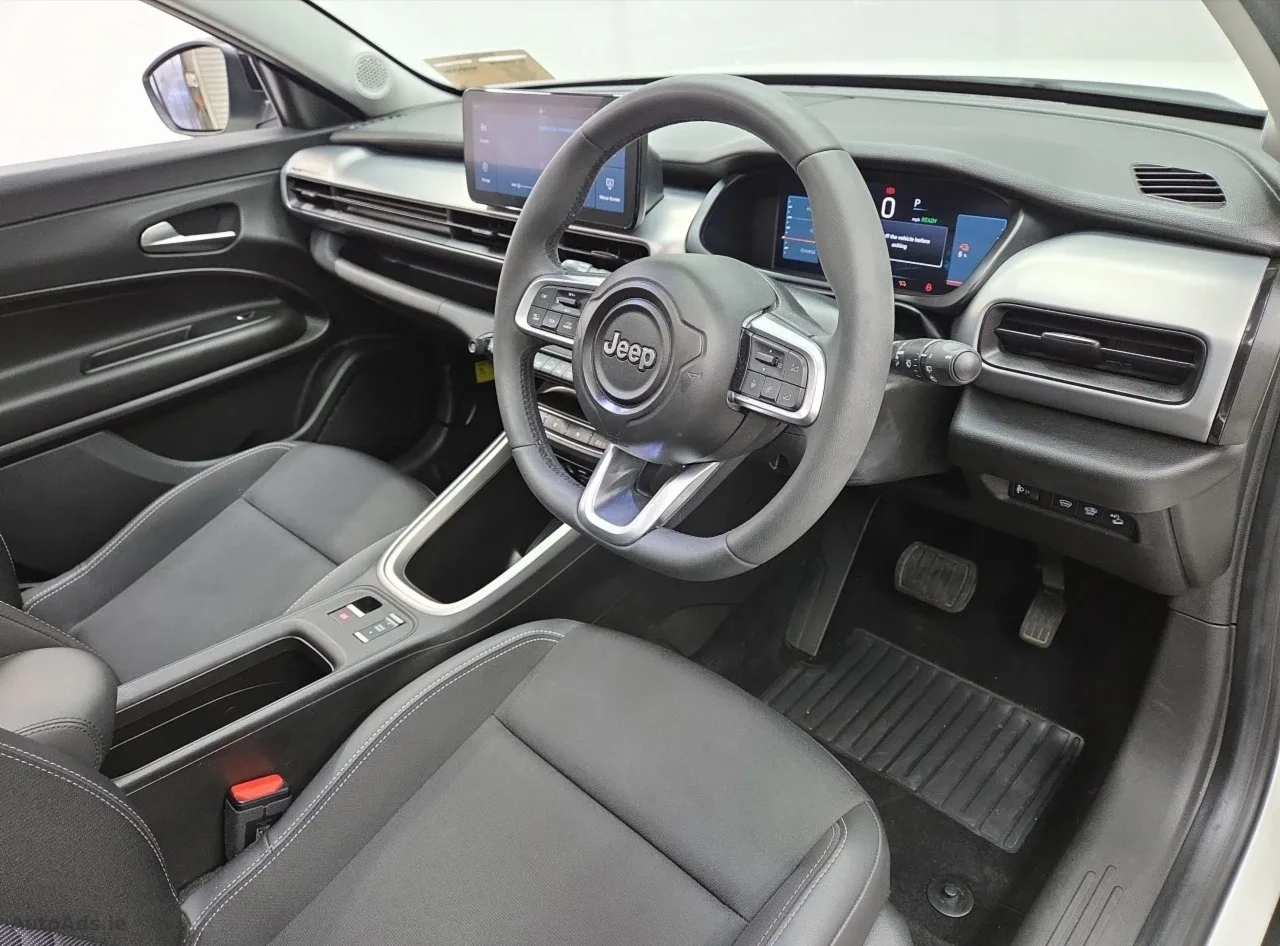 2025 Jeep Avenger – photo 8