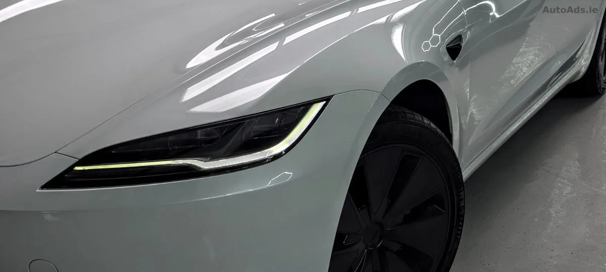 2025 Tesla Model 3 – photo 8