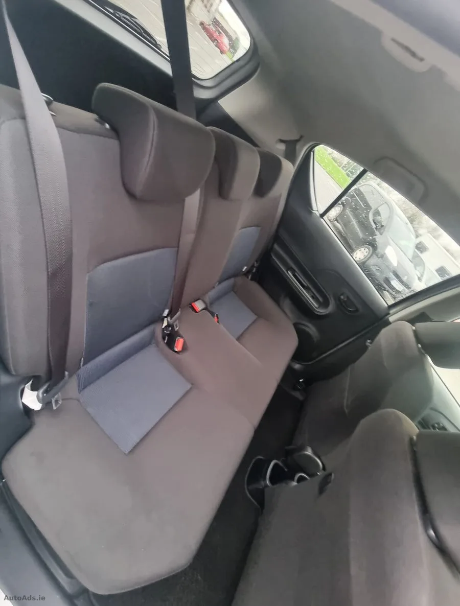 2021 Toyota Aqua – photo 7