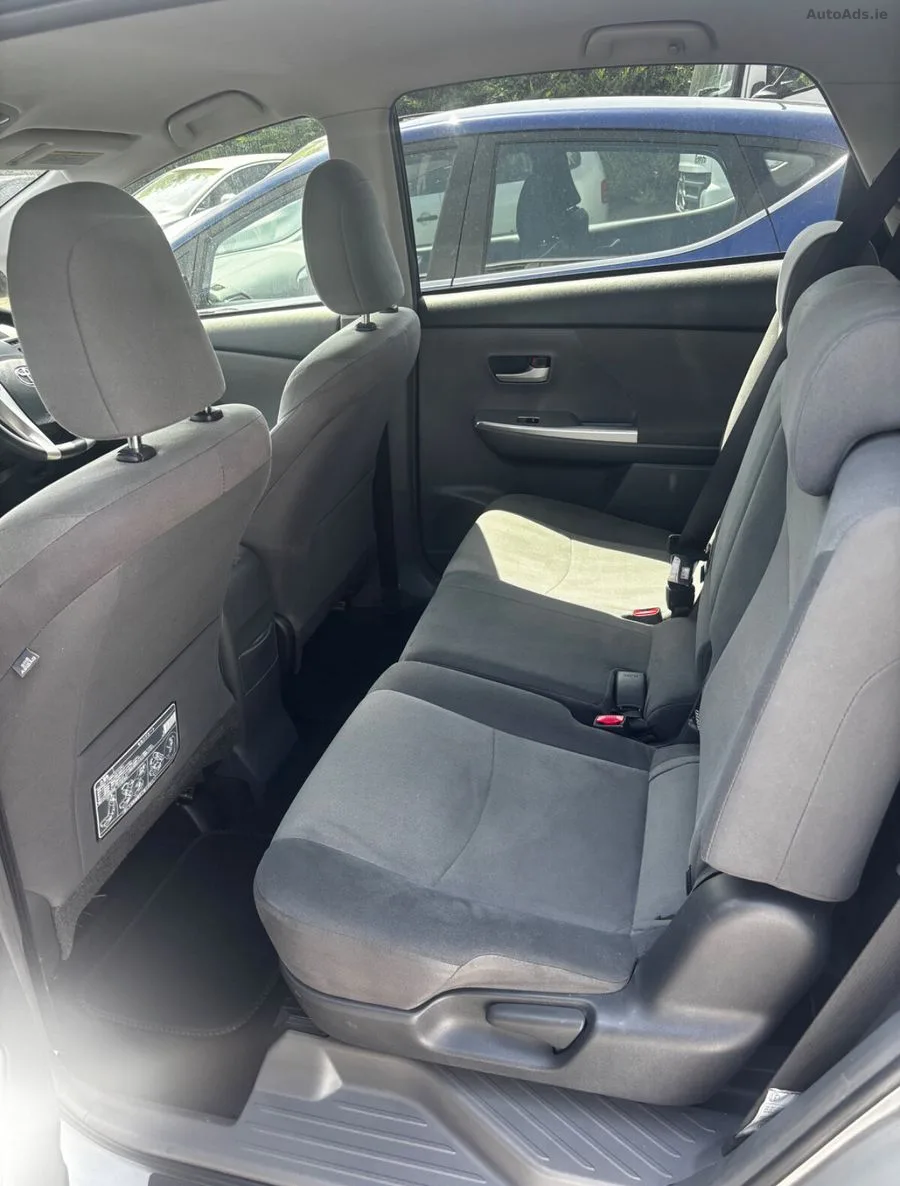 2014 Toyota Prius – photo 3