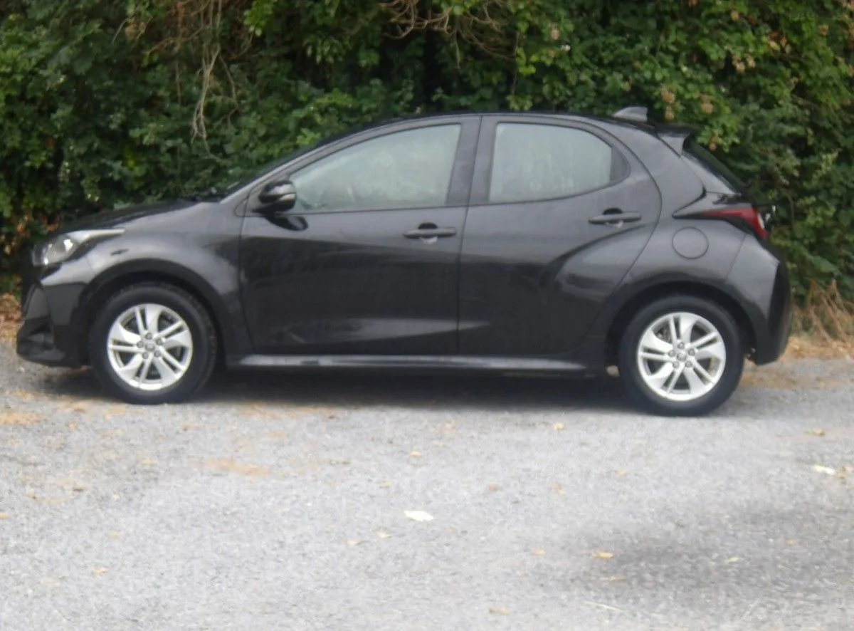 2023 Toyota Yaris – photo 1