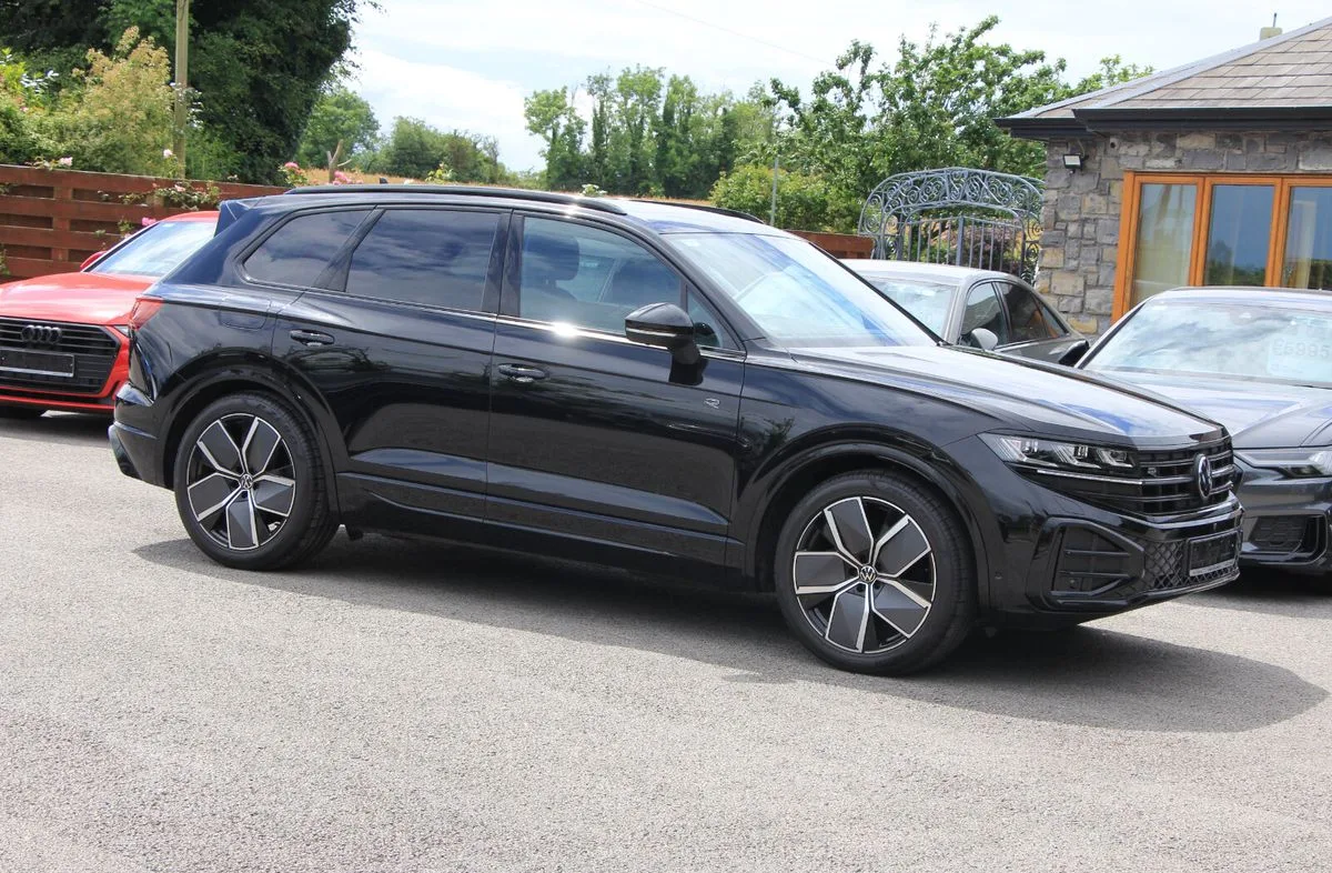2025 Volkswagen Touareg – photo 11