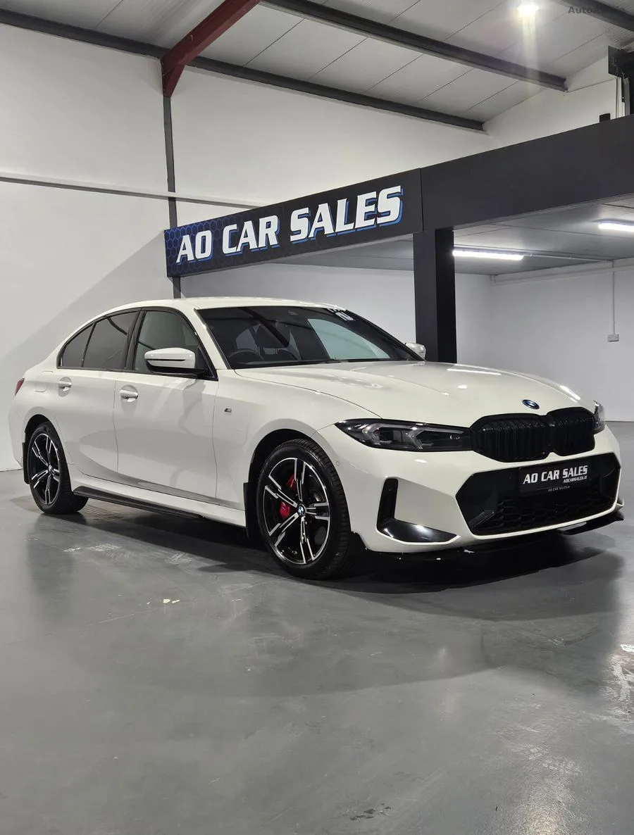 2025 BMW 3-Series – photo 2