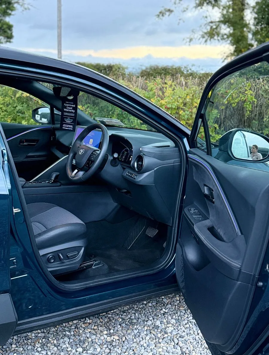 2025 Toyota C-HR – photo 11