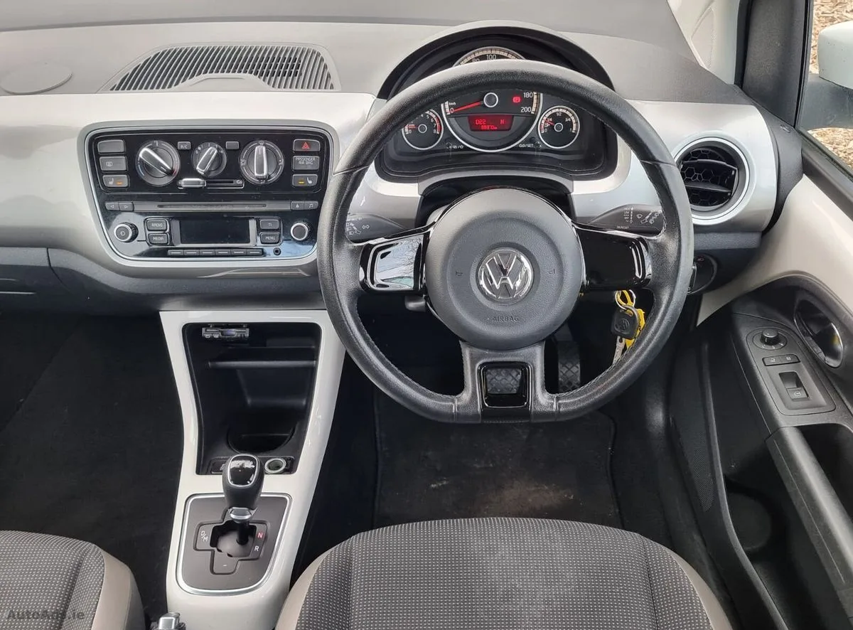 2013 Volkswagen up! – photo 20