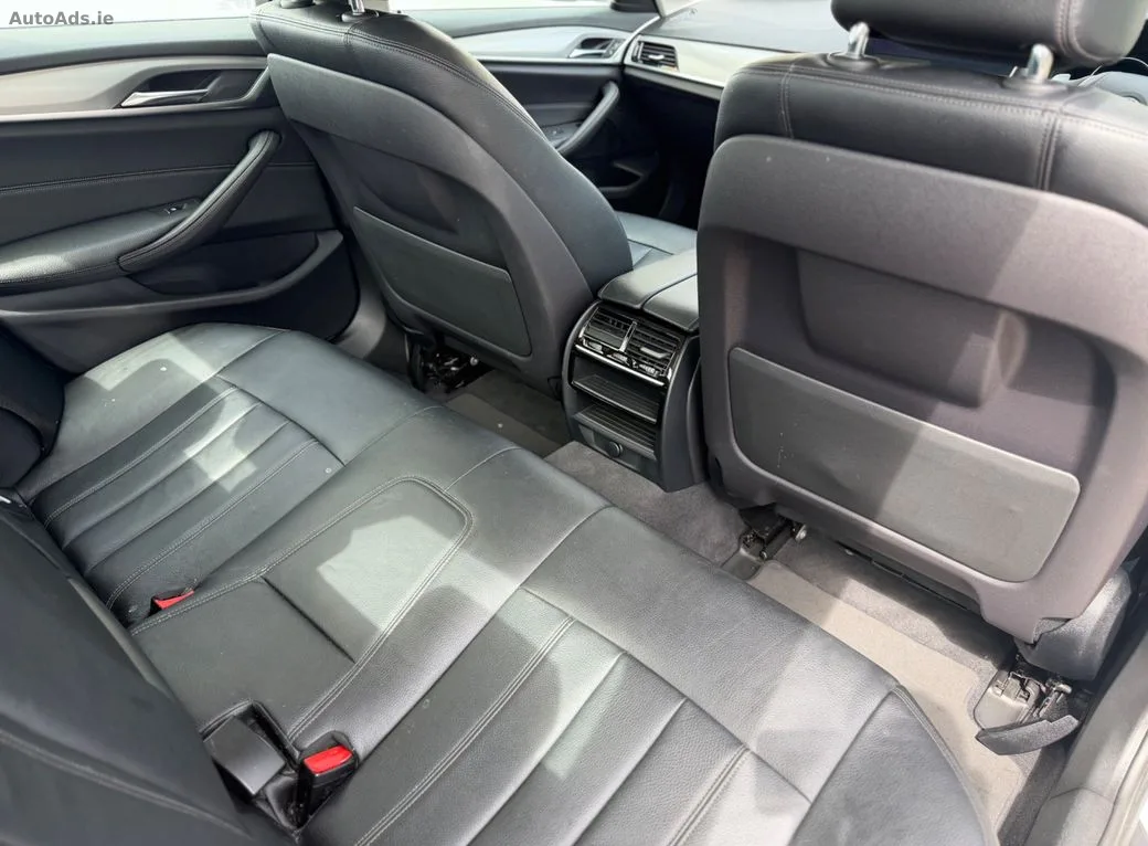 2018 BMW 5 Series – photo 14