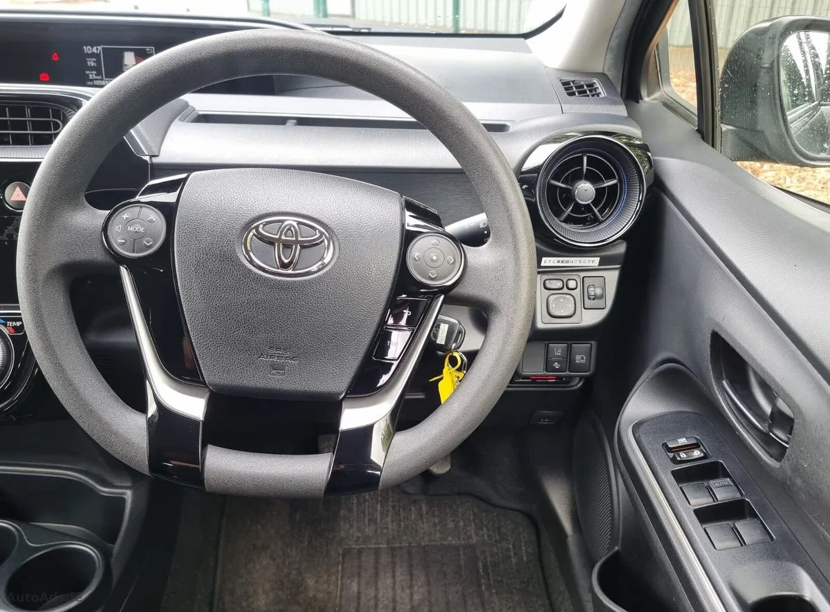 2019 Toyota Aqua – photo 13