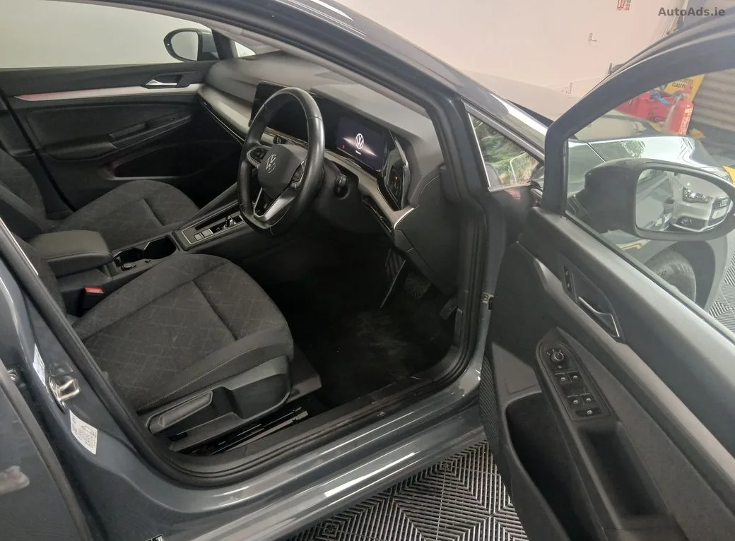 2023 Volkswagen Golf – photo 11