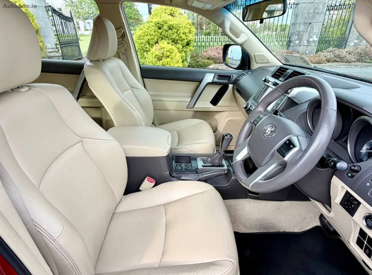 2017 Toyota Land Cruiser – photo 10