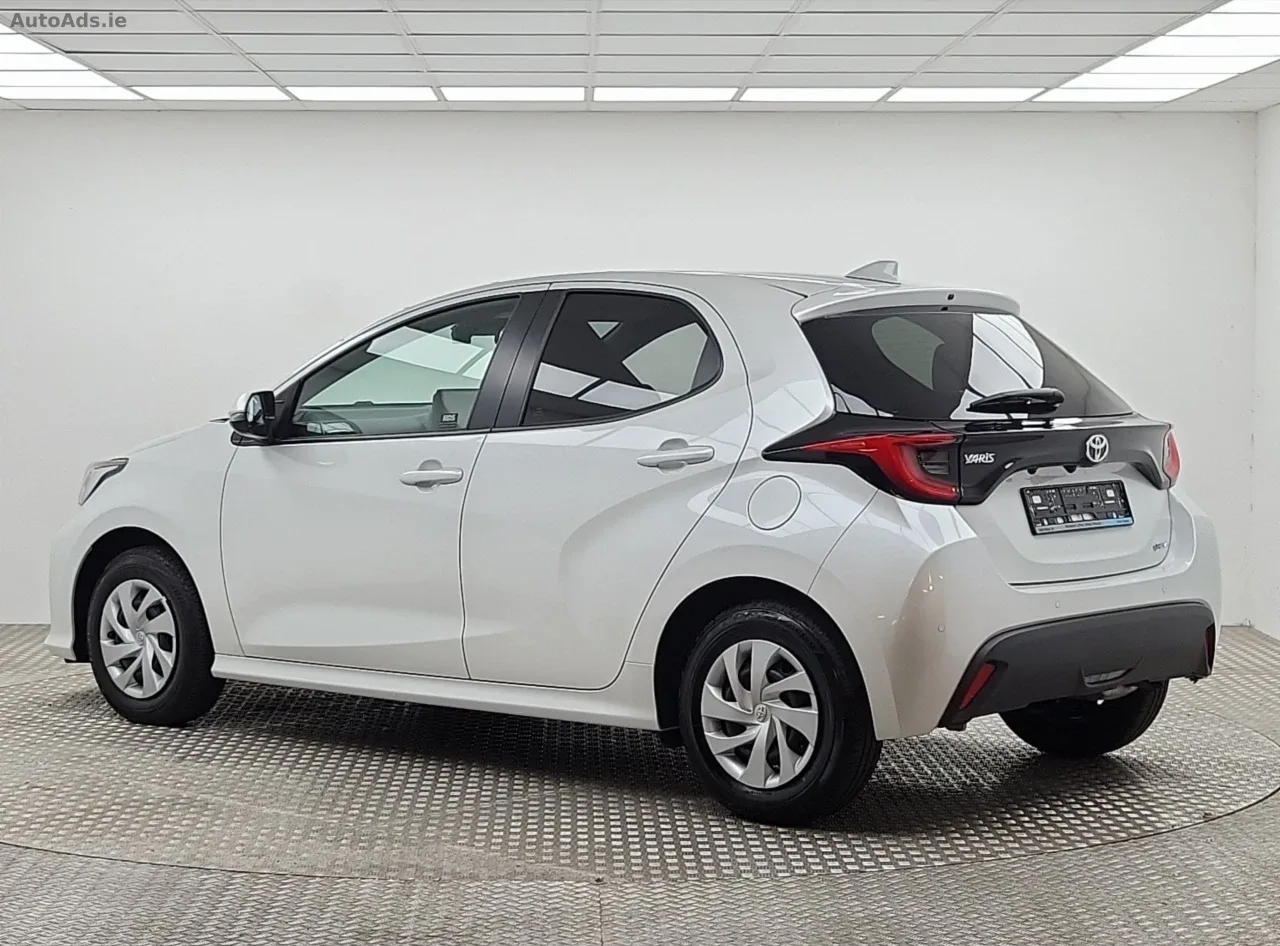 2024 Toyota Yaris – photo 2