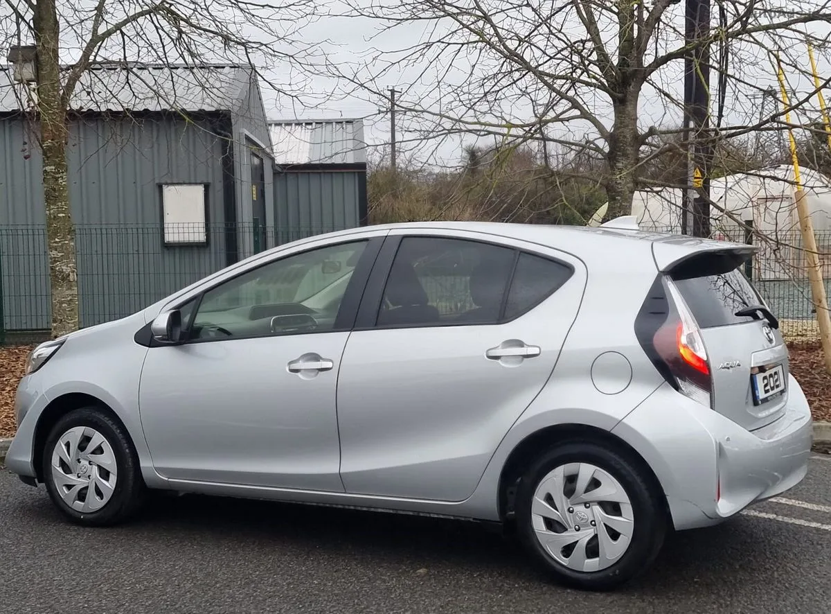 2021 Toyota Aqua – photo 6