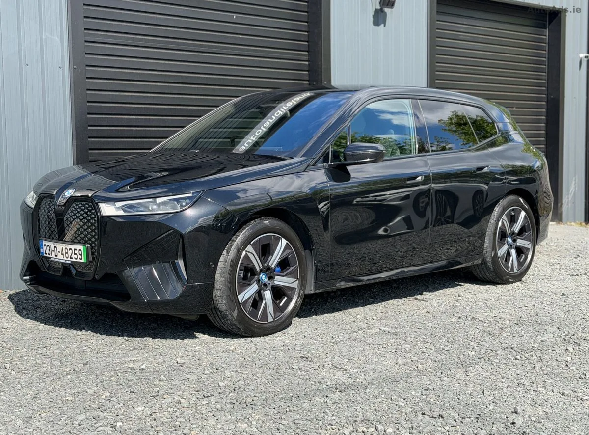2023 BMW iX