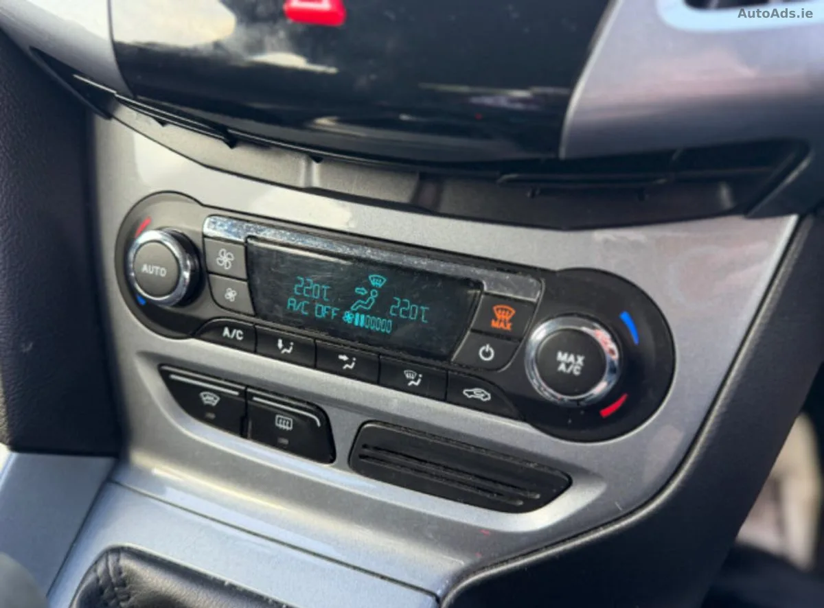 2011 Ford Focus – photo 12