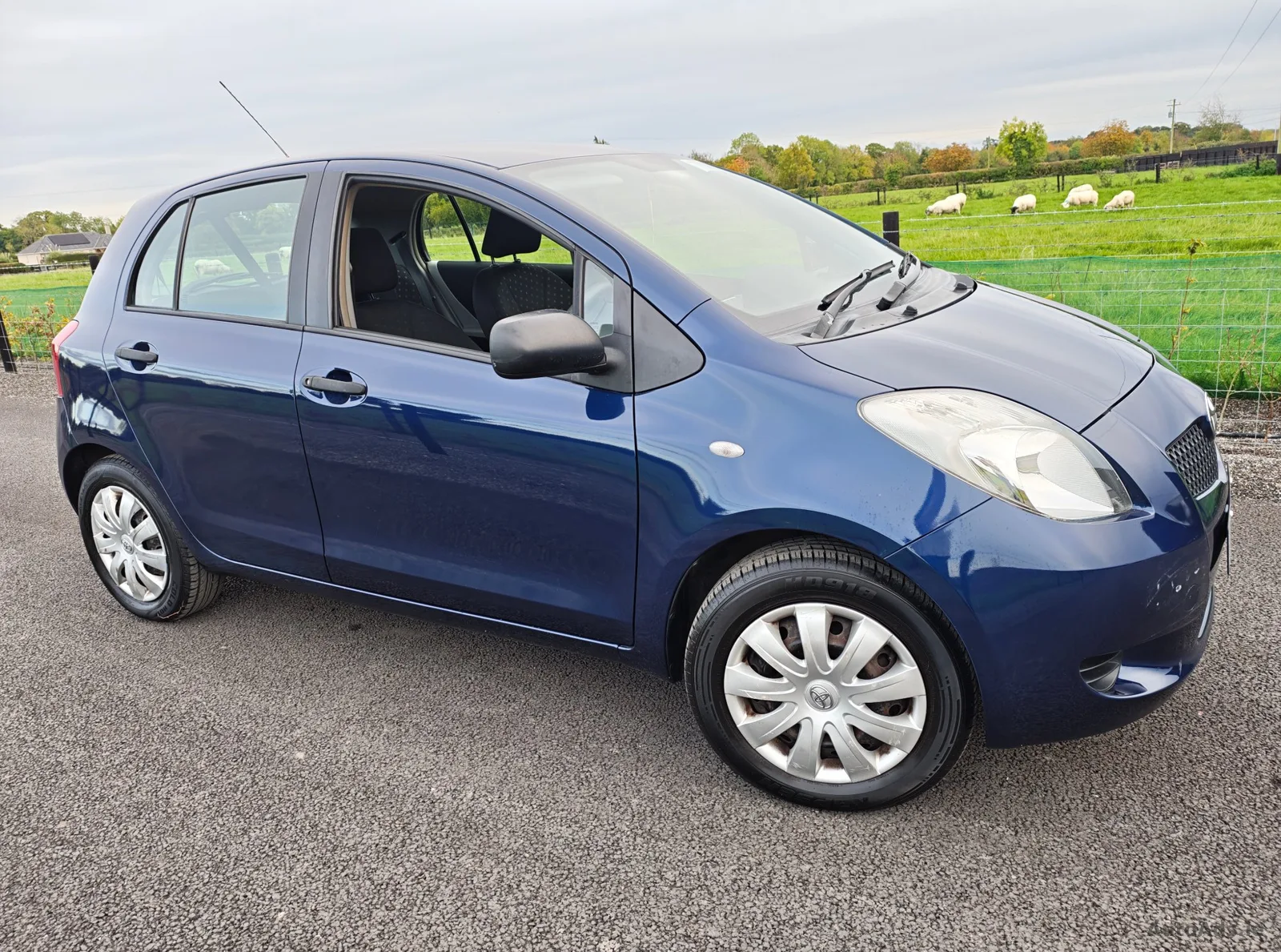 2009 Toyota Yaris – photo 2