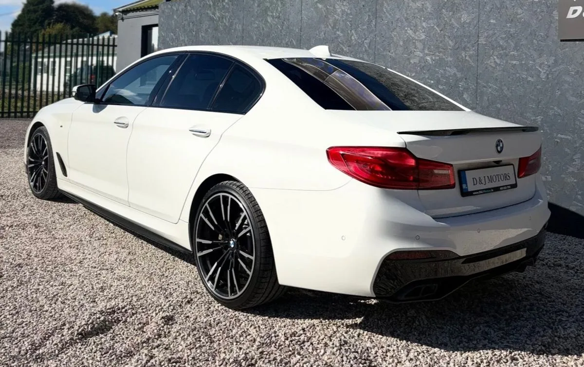 2017 BMW 5-Series – photo 11