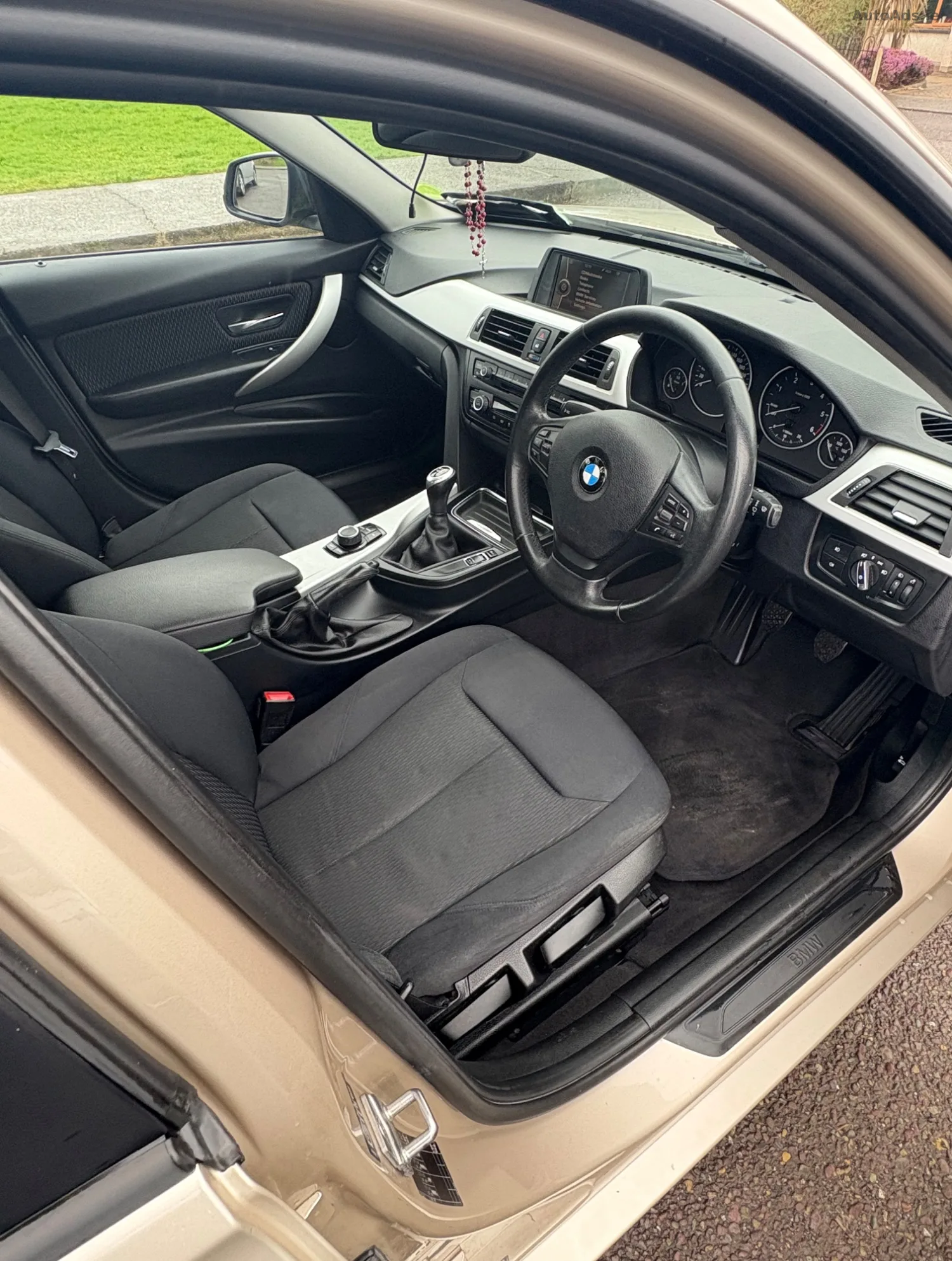 2013 BMW 3 Series – photo 2