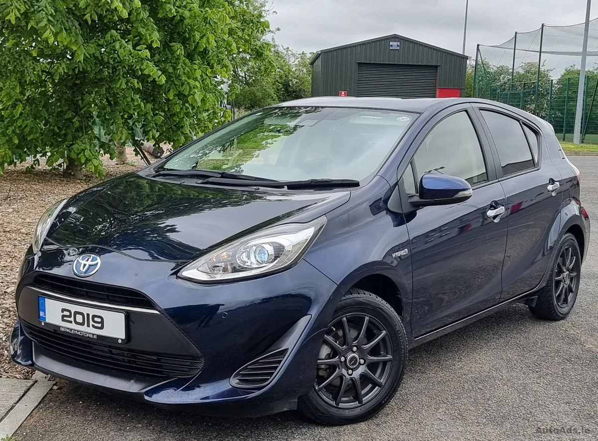 2019 Toyota Aqua – photo 2
