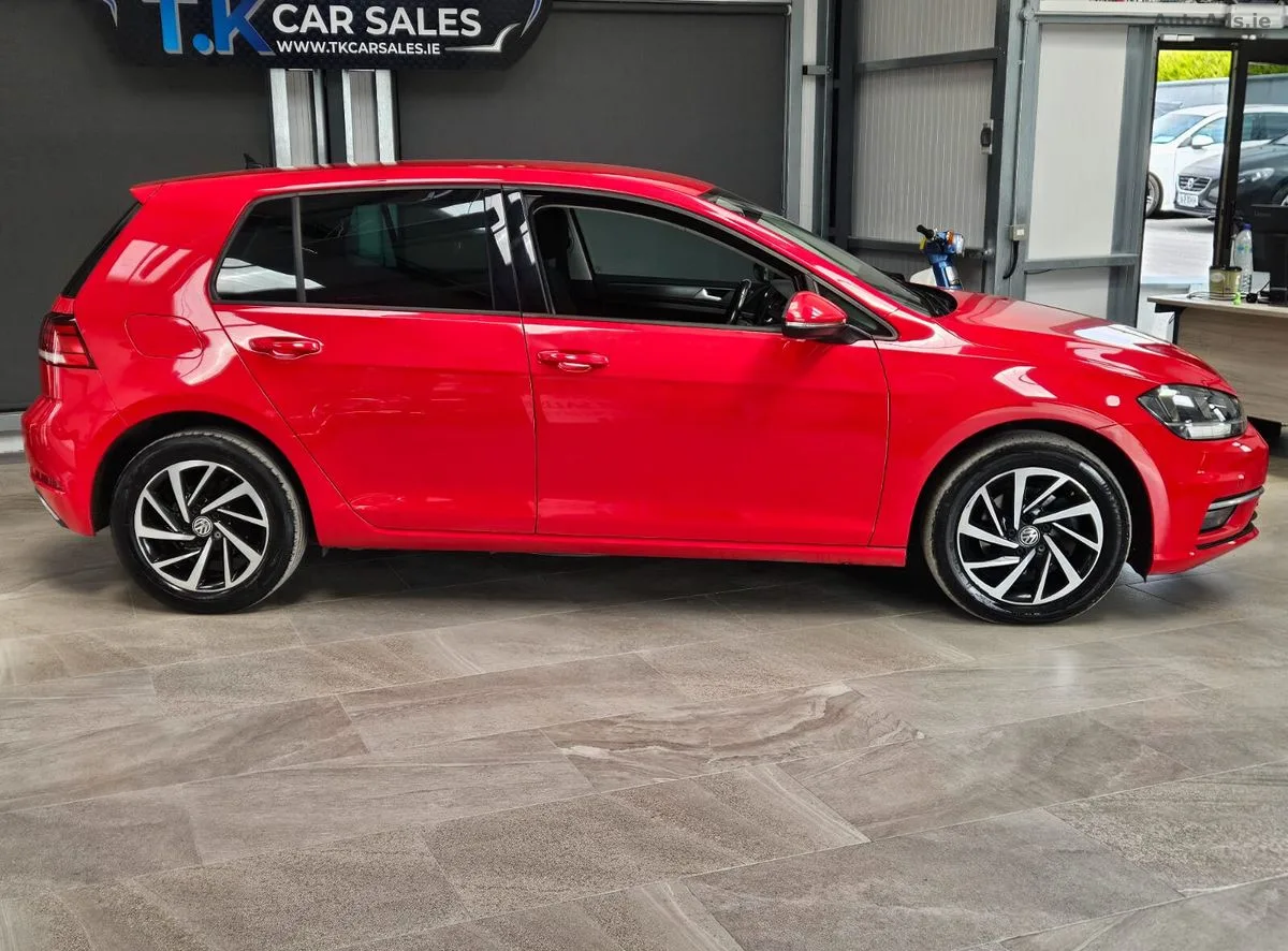 2019 Volkswagen Golf – photo 2