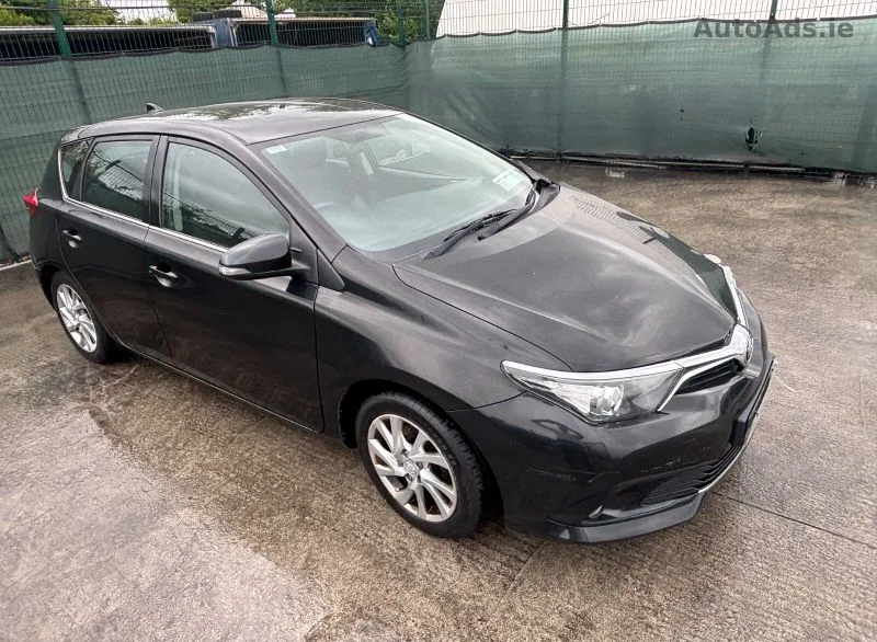 2016 Toyota Auris