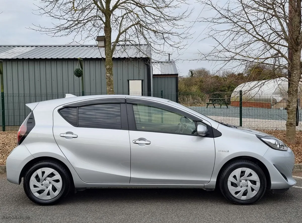 2019 Toyota Aqua – photo 7