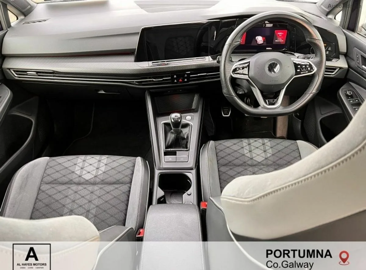 2022 Volkswagen Golf – photo 2