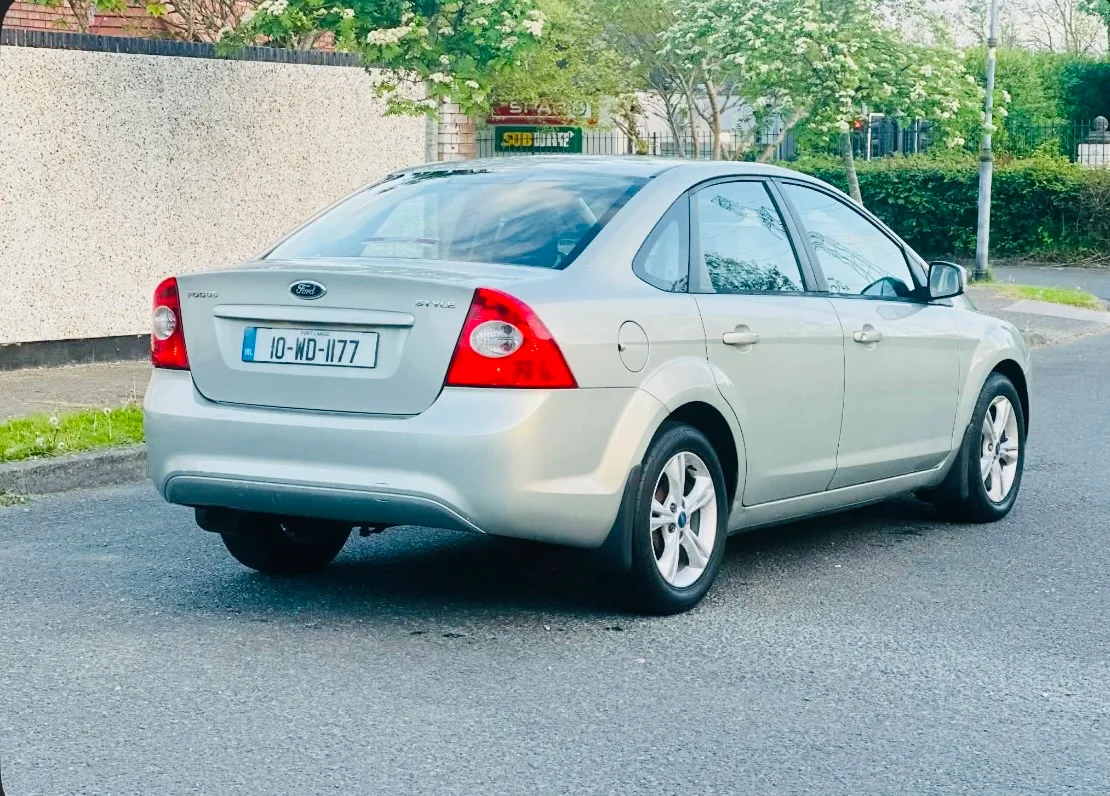 2010 Ford Focus – photo 4