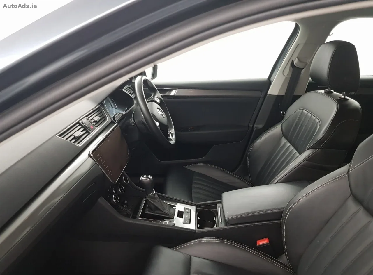 2021 Skoda Superb – photo 4