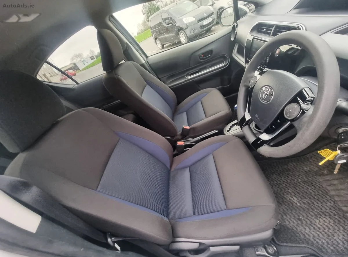 2021 Toyota Aqua – photo 11