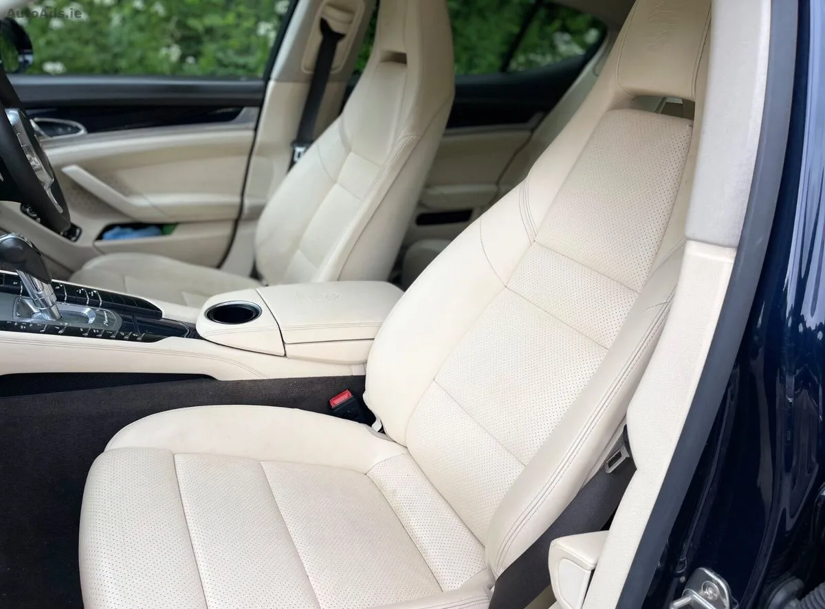 2015 Porsche Panamera – photo 11