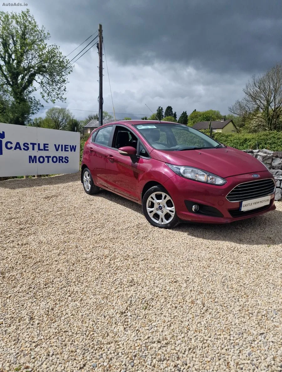 2014 Ford Fiesta – photo 2