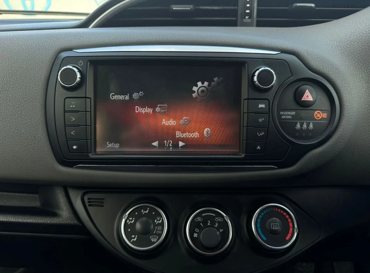 2016 Toyota Yaris – photo 19