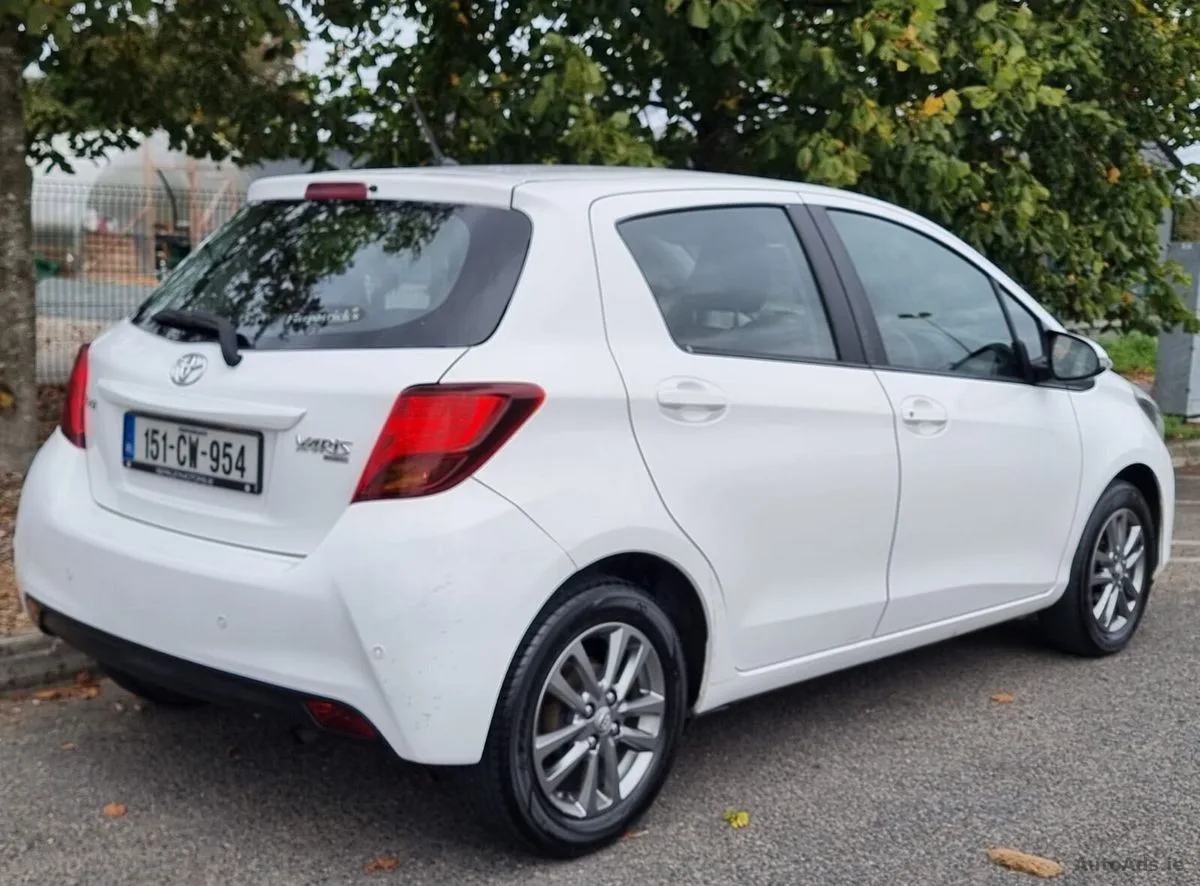 2015 Toyota Yaris – photo 4
