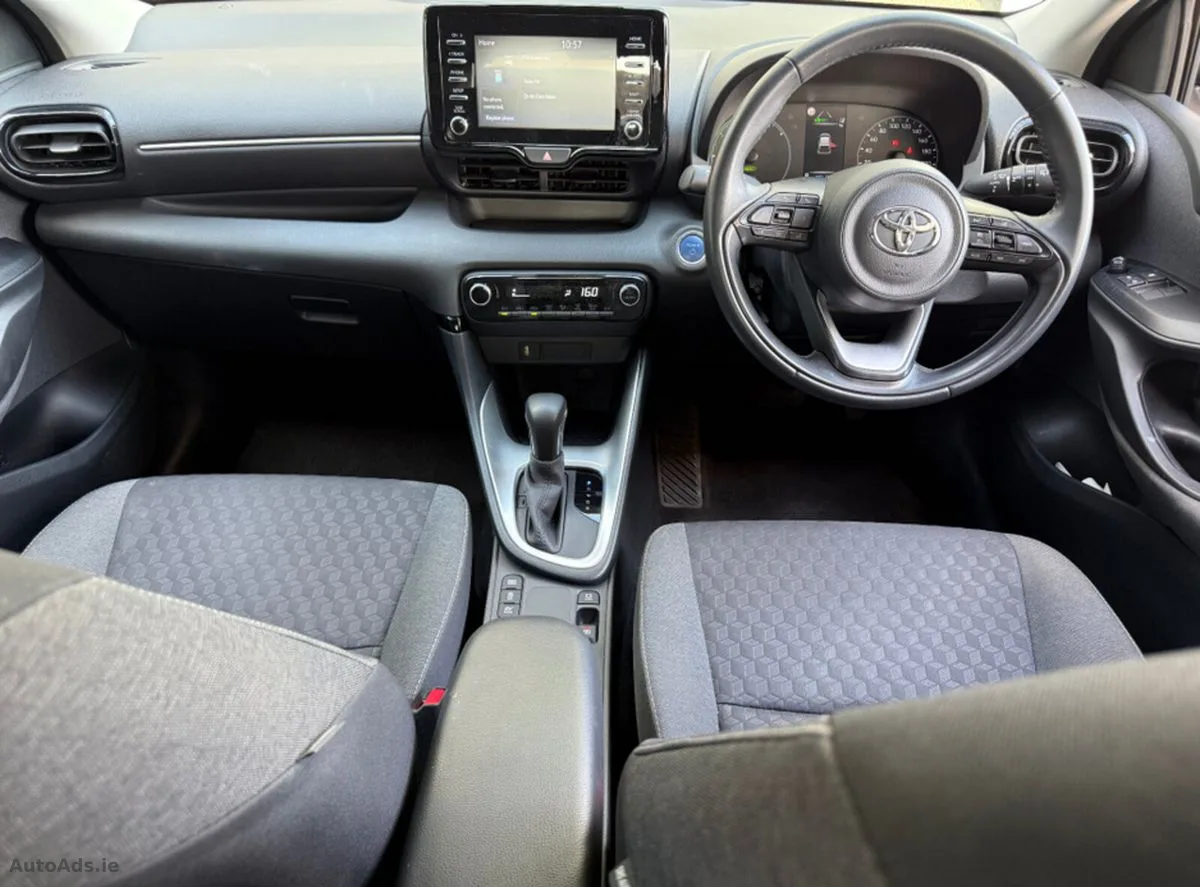 2023 Toyota Yaris – photo 2