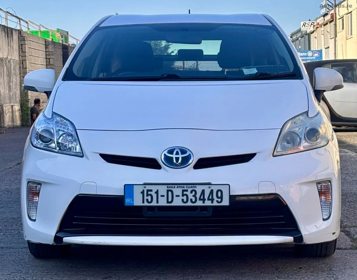 2015 Toyota Prius – photo 2
