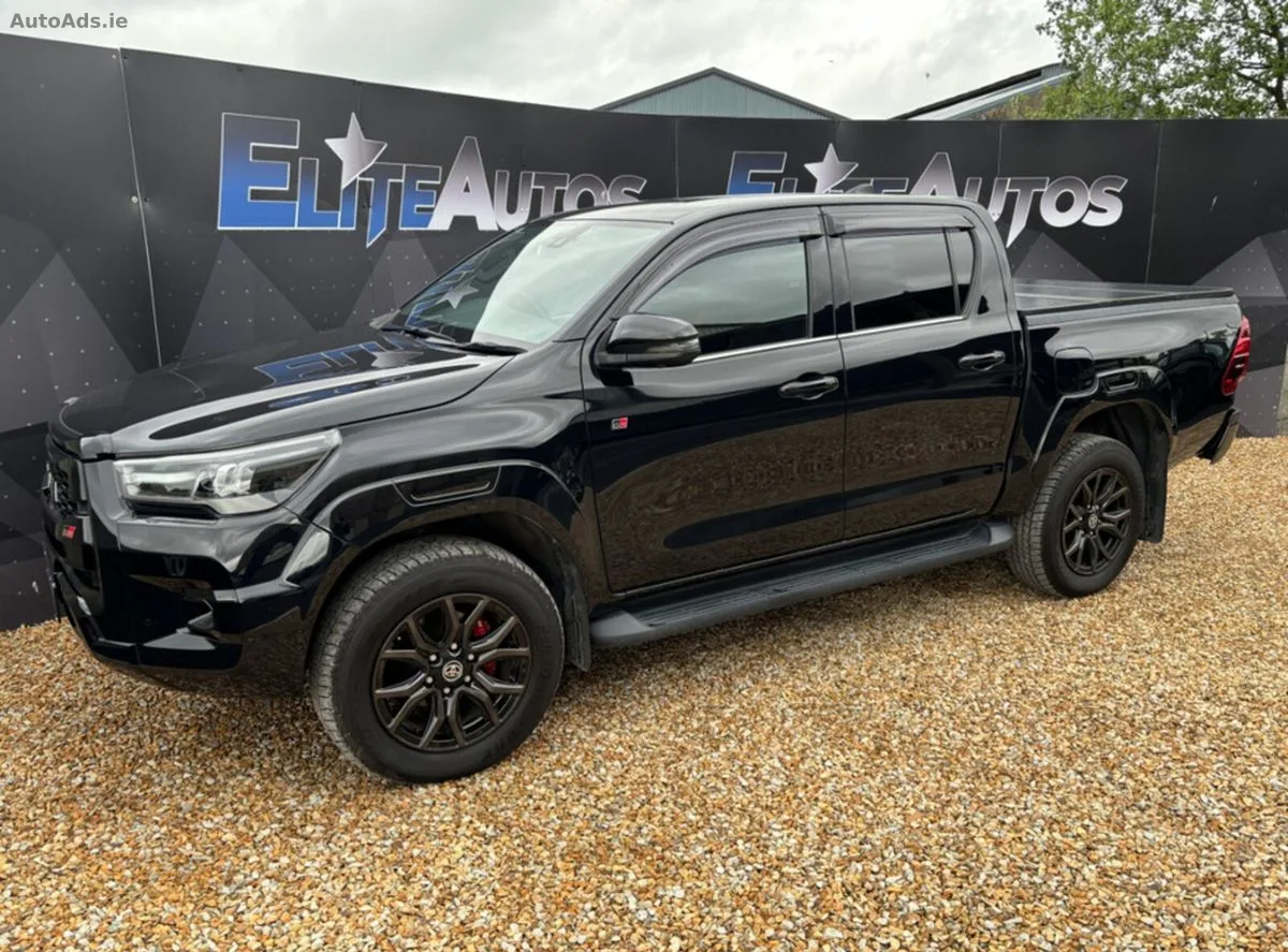2023 Toyota Hilux – photo 3