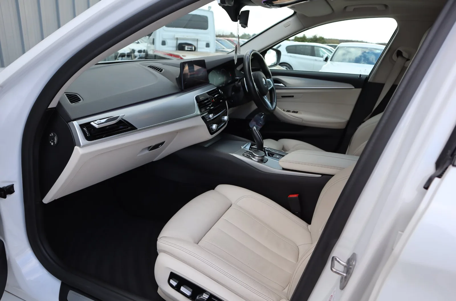 2018 BMW 5 Series – photo 10