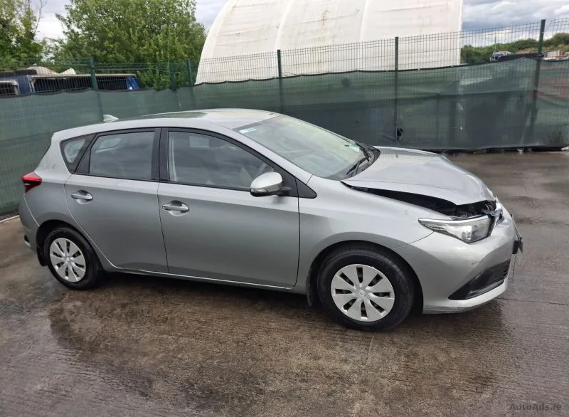2016 Toyota Auris