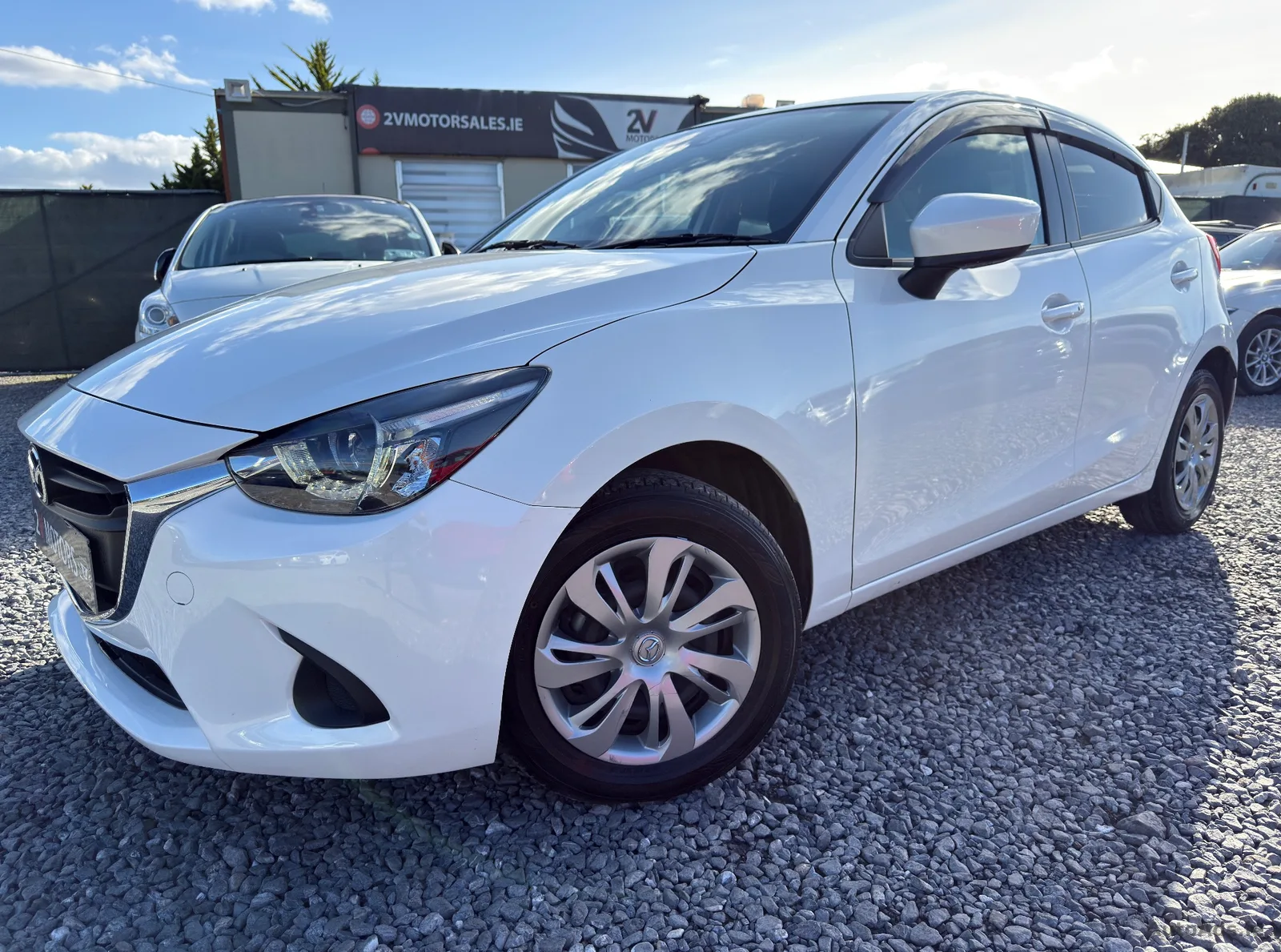 2015 Mazda Demio – photo 2