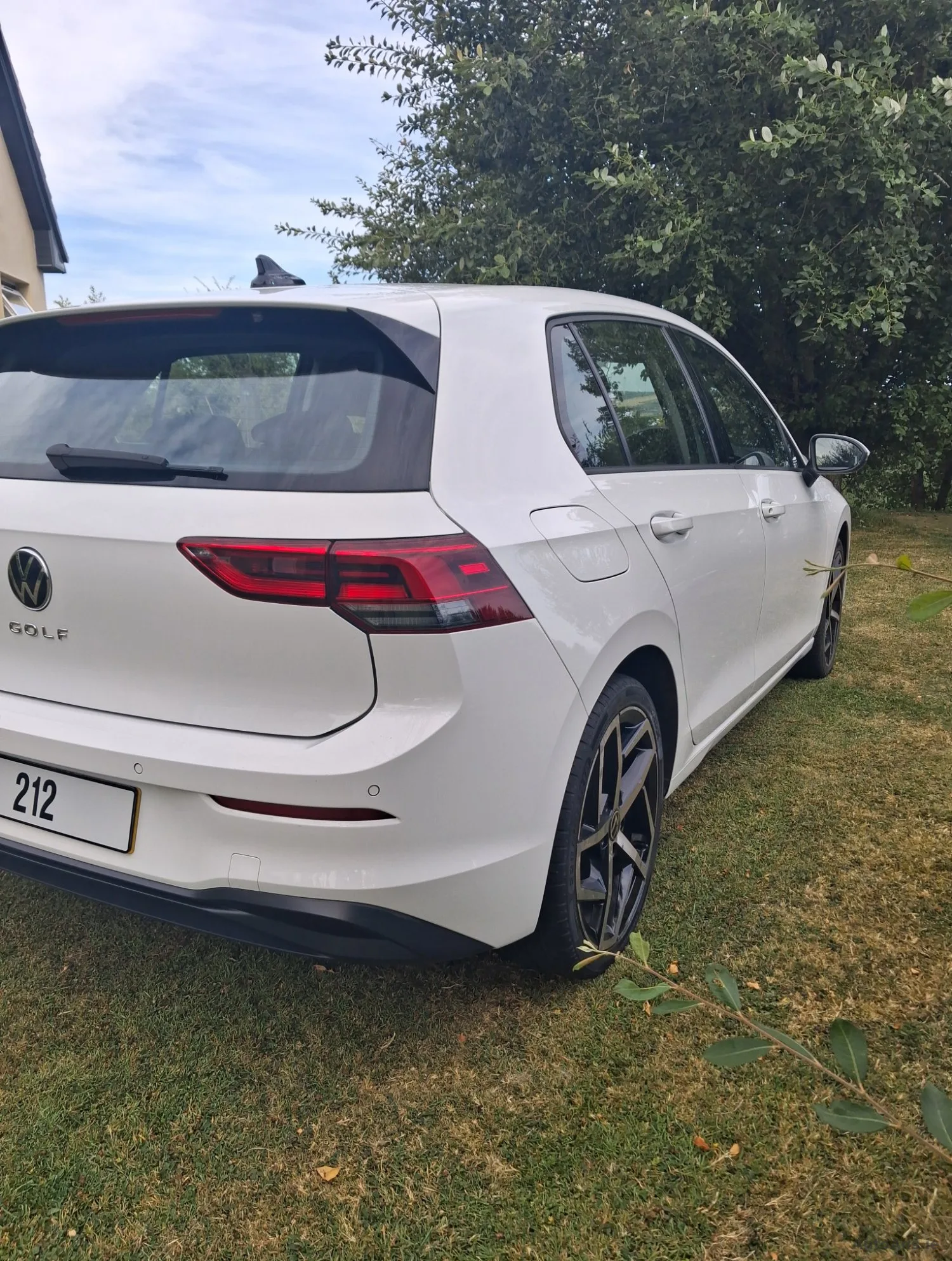 2021 Volkswagen Golf – photo 2