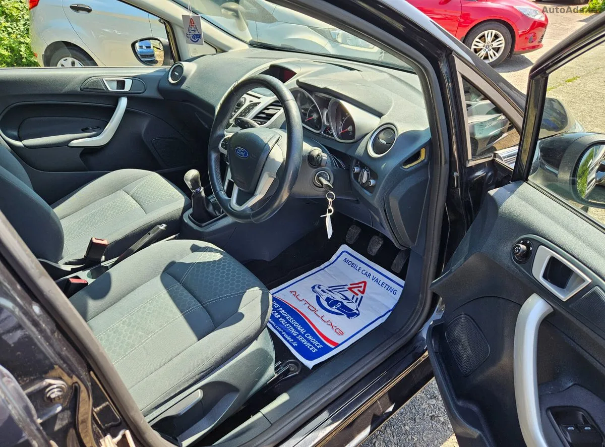 2012 Ford Fiesta – photo 14