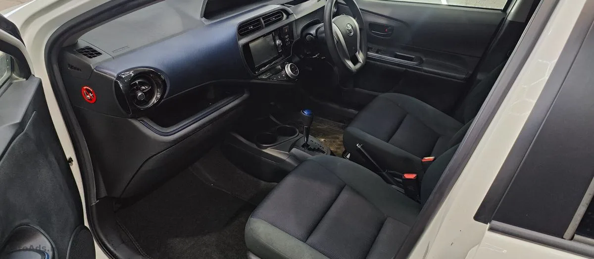 2017 Toyota Aqua – photo 10