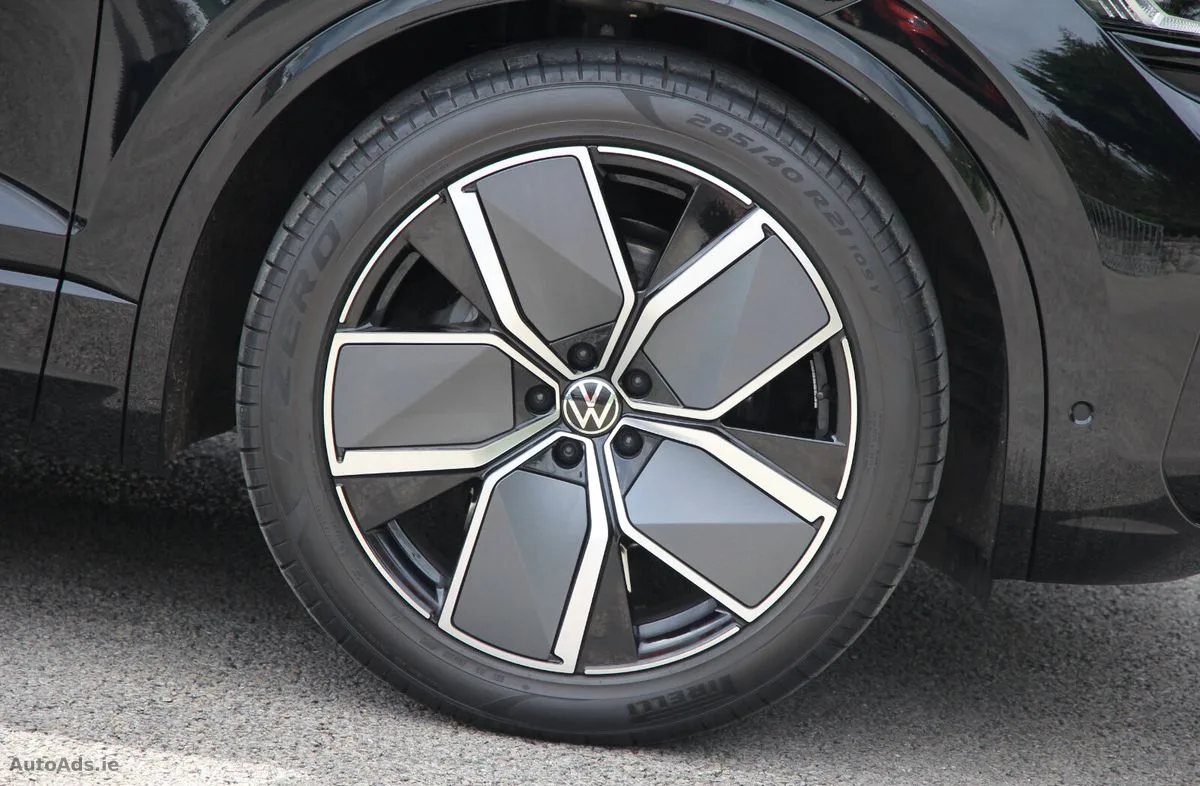 2025 Volkswagen Touareg – photo 8