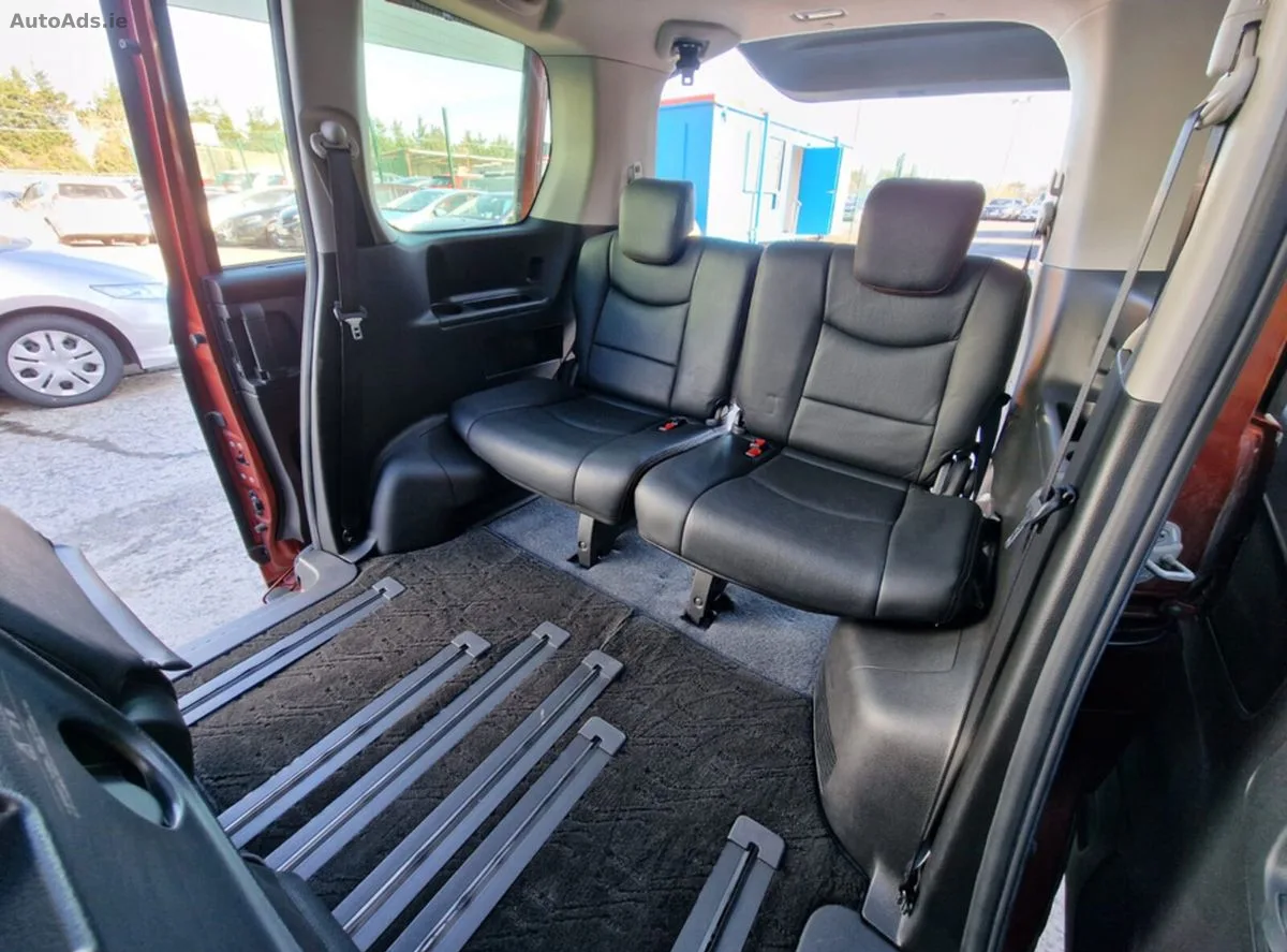 2015 Nissan Serena – photo 14