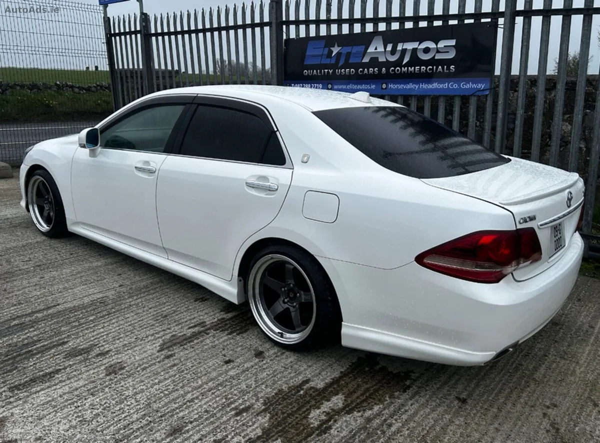 2009 Toyota Crown – photo 8
