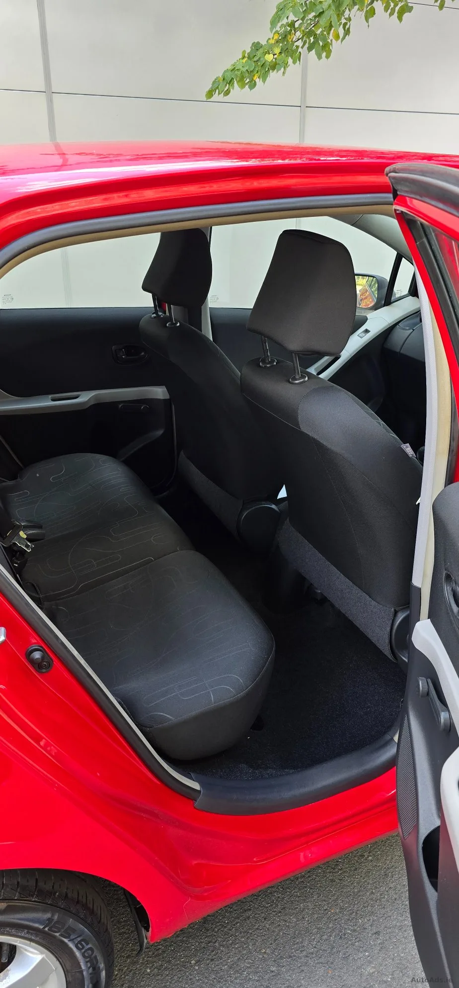 2010 Toyota Yaris – photo 10